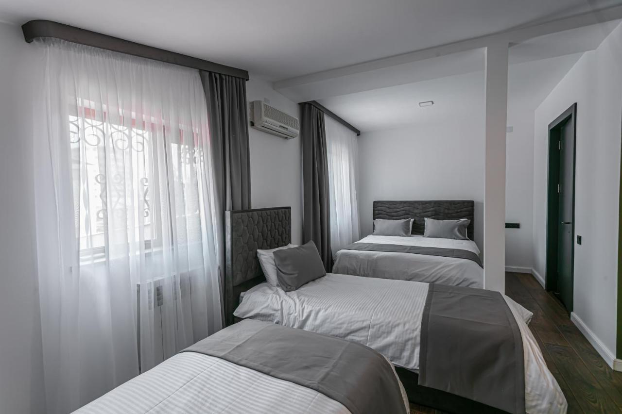 Luxe Apartment In Center Ереван Экстерьер фото