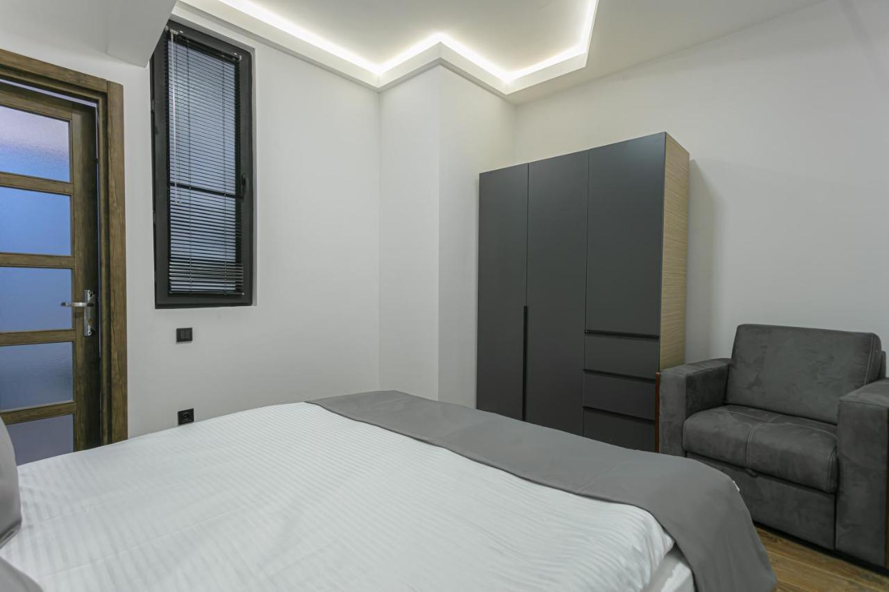 Luxe Apartment In Center Ереван Экстерьер фото