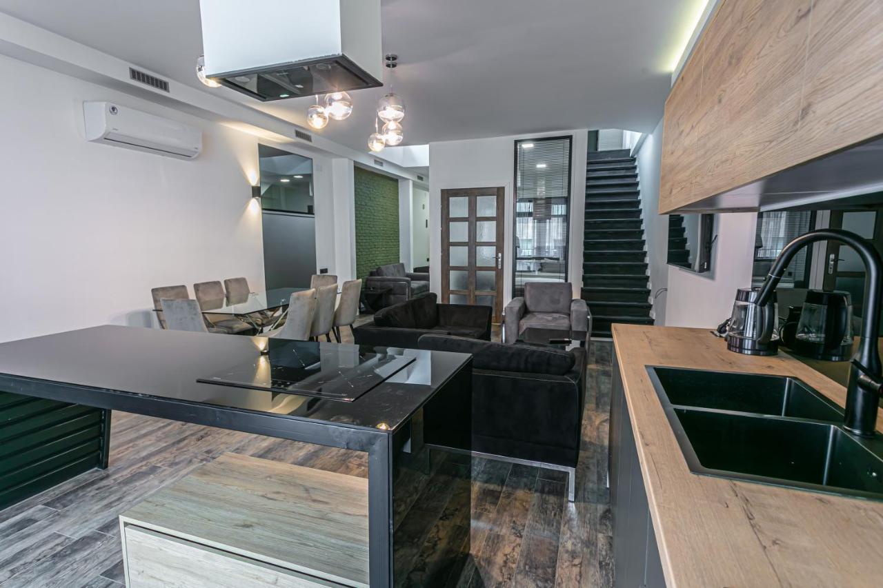 Luxe Apartment In Center Ереван Экстерьер фото